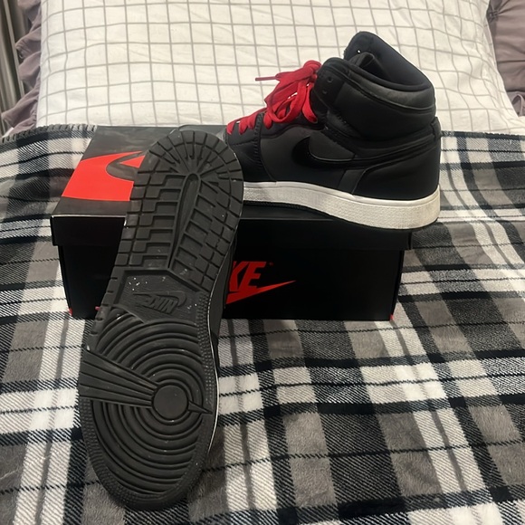 Air Jordan 1 Retro High OG GS - Picture 4 of 6